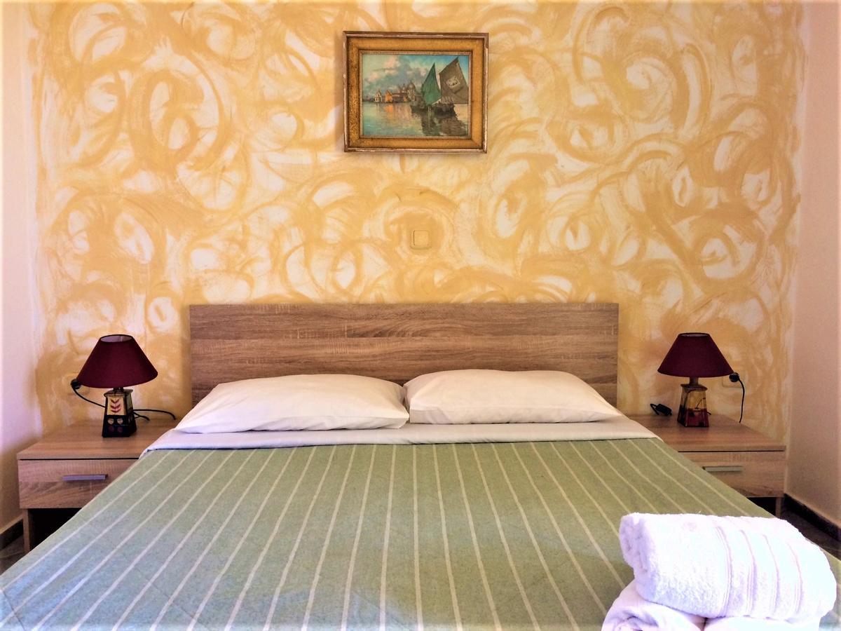 Malindi Rooms Porto Cheli Buitenkant foto