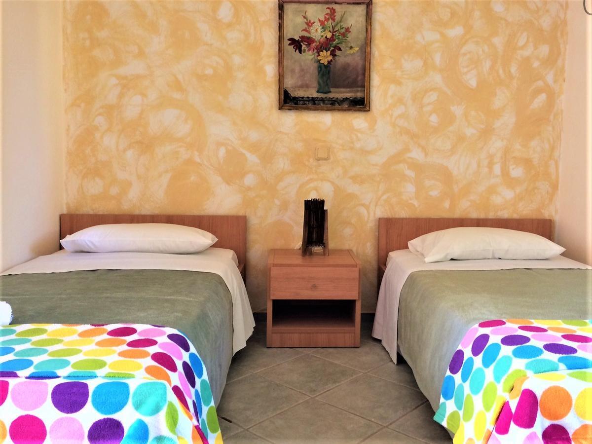 Malindi Rooms Porto Cheli Buitenkant foto